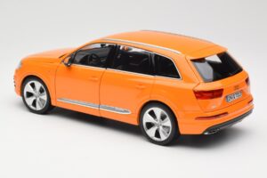 Audi Q7 4M Oranje Metallic Minichamps 1:18 110014004 Metaal — afbeelding 7 van 8