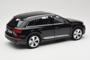 Audi Q7 4M Orca Black Minichamps 1:18 5011407625 Metaal — afbeelding 3 van 8