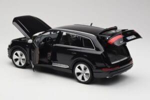 Audi Q7 4M Orca Black Minichamps 1:18 5011407625 Metaal — afbeelding 5 van 8