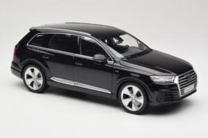 Audi Q7 4M Orca Black Minichamps 1:18 5011407625 Metaal — afbeelding 6 van 8