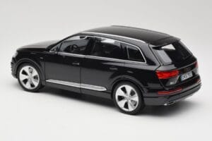 Audi Q7 4M Orca Black Minichamps 1:18 5011407625 Metaal — afbeelding 7 van 8