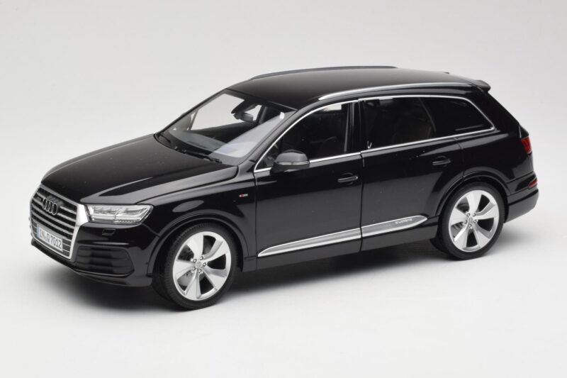 Audi Q7 4M Orca Black Minichamps 1:18 5011407625 Metaal