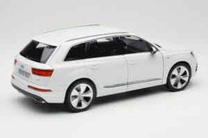 Audi Q7 4M Wit Minichamps 1:18 110014000 Metaal — afbeelding 3 van 8