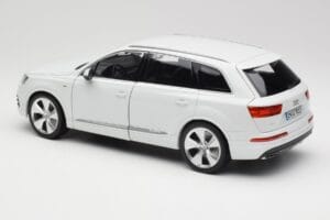 Audi Q7 4M Wit Minichamps 1:18 110014000 Metaal — afbeelding 7 van 8