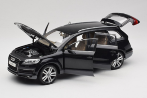 Audi Q7 Zwart Kyosho 1:18 09221BK Metaal — afbeelding 2 van 8