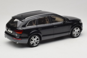 Audi Q7 Zwart Kyosho 1:18 09221BK Metaal — afbeelding 3 van 8