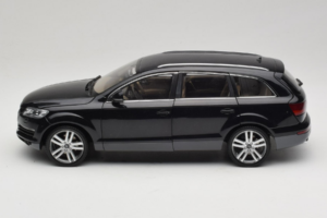 Audi Q7 Zwart Kyosho 1:18 09221BK Metaal — afbeelding 4 van 8