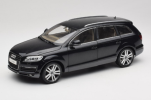 Audi Q7 Zwart Kyosho 1:18 09221BK Metaal