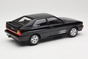 Audi Quattro Zwart Metallic Minichamps 1:18 155016121 Metaal — afbeelding 2 van 6