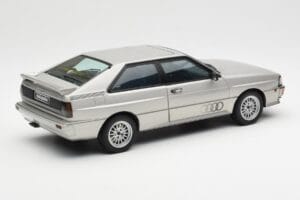 Audi Quattro LWB Zilver AUTOart 1:18 70303 Metaal — afbeelding 3 van 8