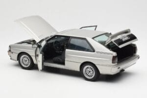 Audi Quattro LWB Zilver AUTOart 1:18 70303 Metaal — afbeelding 5 van 8