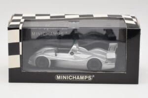 Audi R10 Concept Ice Zilver Metallic Minichamps 1:43 AUDI001 Metaal — afbeelding 4 van 4
