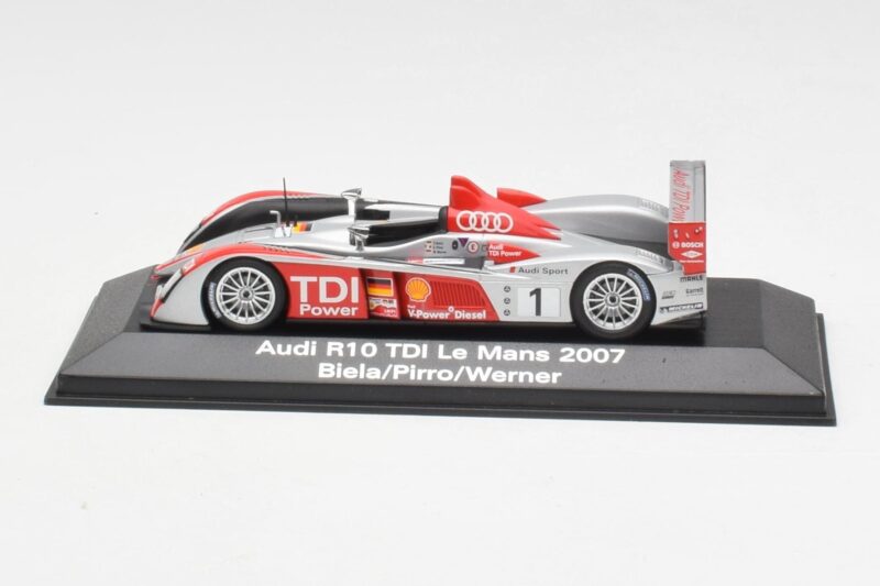 Audi R10 TDI LMP1 #1 F. Biela / E. Pirro / M. Werner 24 Hours of Le Mans 2007 Minichamps 1:43 5020700213 Metaal