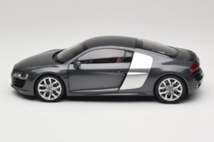 Audi R8 5.2 FSI Quattro Daytona Grey Kyosho 1:18 09216DG Metaal — afbeelding 4 van 7