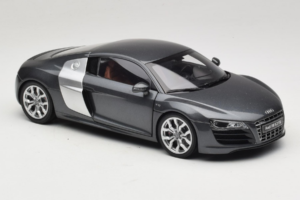 Audi R8 5.2 FSI Quattro Daytona Grey Kyosho 1:18 09216DG Metaal