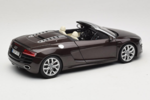 Audi R8 5.2 Spyder Teak Brown Kyosho 1:18 5010918525 Metaal — afbeelding 3 van 8