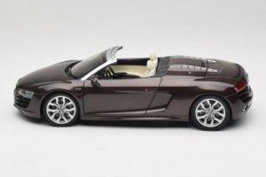Audi R8 5.2 Spyder Teak Brown Kyosho 1:18 5010918525 Metaal — afbeelding 4 van 8