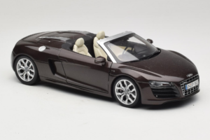 Audi R8 5.2 Spyder Teak Brown Kyosho 1:18 5010918525 Metaal — afbeelding 6 van 8