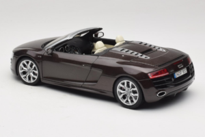 Audi R8 5.2 Spyder Teak Brown Kyosho 1:18 5010918525 Metaal — afbeelding 7 van 8