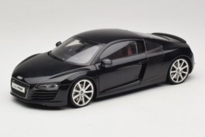Audi R8 Zwart Kyosho 1:18 09213BK Metaal