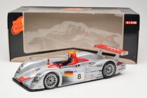 Audi R8 LMP900 #8 Audi Sport Team Joest F. Biela / E. Pirro / T. Kristensen 24 Hours of Le Mans 2000 Maisto 1:18 38899 Metaal — afbeelding 6 van 6