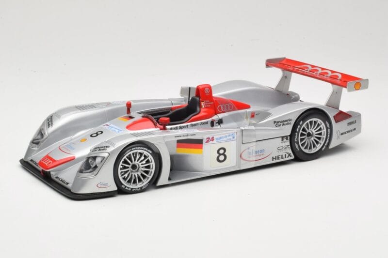 Audi R8 LMP900 #8 Audi Sport Team Joest F. Biela / E. Pirro / T. Kristensen 24 Hours of Le Mans 2000 Maisto 1:18 38899 Metaal