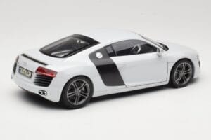 Audi R8 Type 42 Suzuka Grey Kyosho 1:18 09213SG Metaal — afbeelding 3 van 8