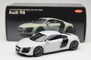 Audi R8 Type 42 Suzuka Grey Kyosho 1:18 09213SG Metaal — afbeelding 8 van 8
