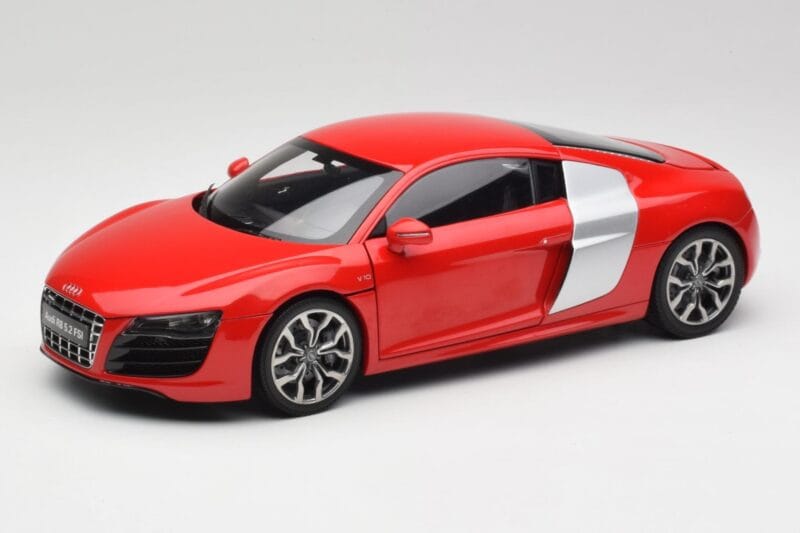 Audi R8 V10 Brilliant Rood Kyosho 1:18 09216RR Metaal
