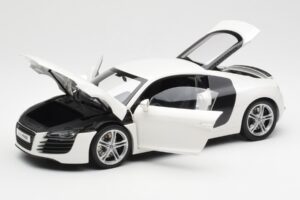 Audi R8 Type 42 Wit Kyosho 1:18 09213W Metaal — afbeelding 2 van 8