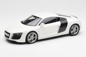 Audi R8 Type 42 Wit Kyosho 1:18 09213W Metaal