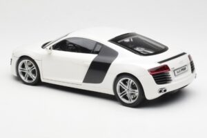 Audi R8 Type 42 Wit Kyosho 1:18 09213W Metaal — afbeelding 7 van 8
