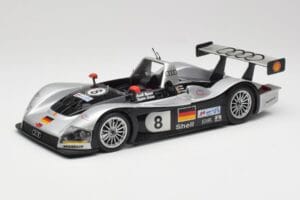 Audi R8R LMP #8 F. Biela / E. Pirro / D. Theys 24 Hours of Le Mans 1999 Maisto 1:18 538881 Metaal