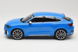 Audi RS Q3 F3 Sportback Blauw Minichamps 1:18 155018101 Metaal — afbeelding 3 van 6