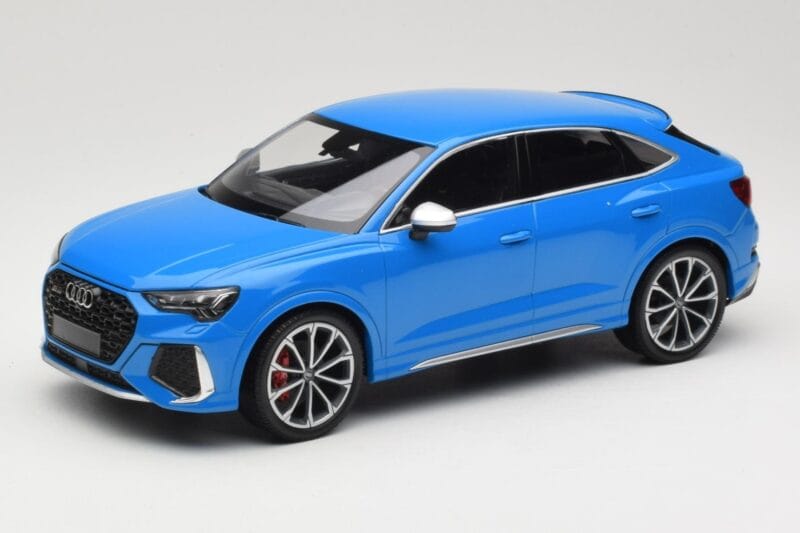 Audi RS Q3 F3 Sportback Blauw Minichamps 1:18 155018101 Metaal