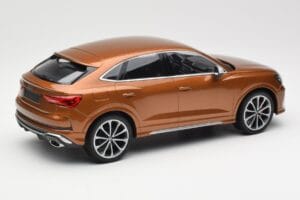 Audi RS Q3 Sportback 8U Brown Metallic Minichamps 1:18 155018104 Metaal — afbeelding 2 van 6