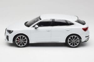 Audi RS Q3 F3 Sportback Glacier White Metallic Minichamps 1:18 155018105 Metaal — afbeelding 3 van 6