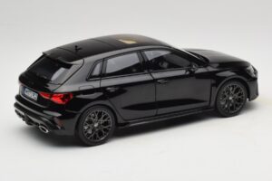 Audi RS3 8Y Sportback Myth Black Norev 1:18 188388 Metaal — afbeelding 3 van 8