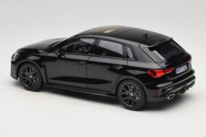 Audi RS3 8Y Sportback Myth Black Norev 1:18 188388 Metaal — afbeelding 7 van 8