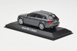 Audi RS4 B7 Avant Grijs Minichamps 1:43 5010509223 Metaal — afbeelding 3 van 4