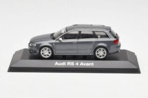 Audi RS4 B7 Avant Grijs Minichamps 1:43 5010509223 Metaal