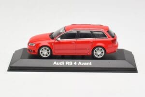 Audi RS4 B7 Avant Rood Minichamps 1:43 5010509213 Metaal