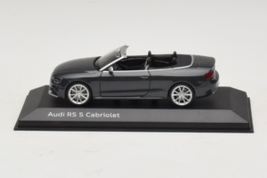 Audi RS5 B8 Cabriolet Daytona Gray Minichamps 1:43 5011215323 Metaal