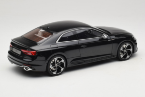 Audi RS5 B9 Coupe Zwart GT Spirit 1:18 GT751 Hars — afbeelding 2 van 6