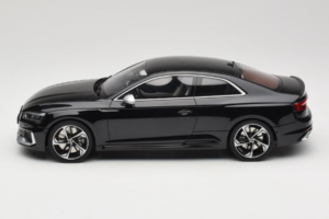 Audi RS5 B9 Coupe Zwart GT Spirit 1:18 GT751 Hars — afbeelding 3 van 6