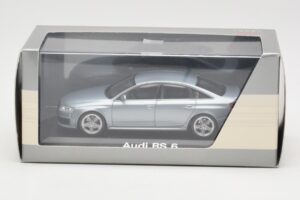 Audi RS6 C6 Monza Silver Minichamps 1:43 5010810113 Metaal — afbeelding 4 van 4