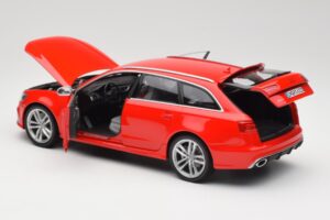 Audi RS6 C7 Avant Rood Minichamps 1:18 110012011 Metaal — afbeelding 5 van 8