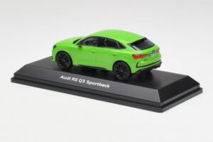 Audi RSQ3 F3 Sportback Groen Minichamps 1:43 5012013631 Metaal — afbeelding 3 van 4