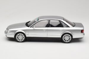 Audi S4 C4 4.2 V8 Crystal Silver Otto 1:18 OT464 Hars — afbeelding 3 van 6
