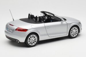 Audi TT 8J Roadster Lichtsilver Minichamps 1:18 5010500515 Metaal — afbeelding 3 van 8